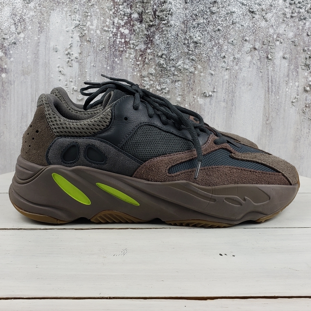 440EGU ADIDAS YEEZY BOOST 700 'MAUVE' sneakers men's size 10
